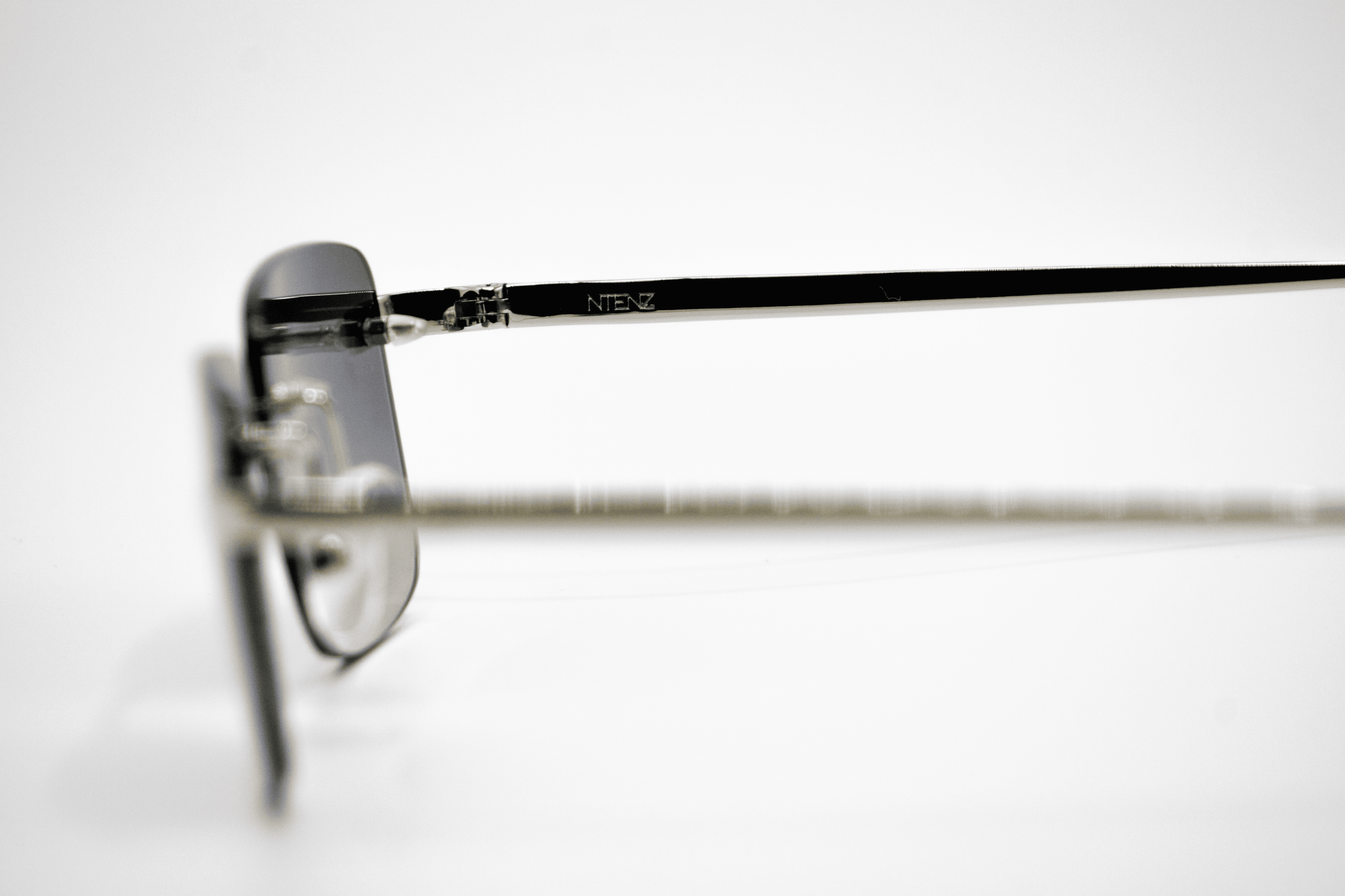 Silver Carré Black Sunglasses