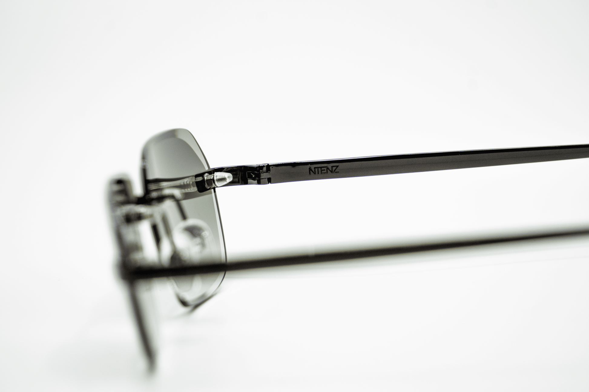 Black OVO Green Sonnenbrille